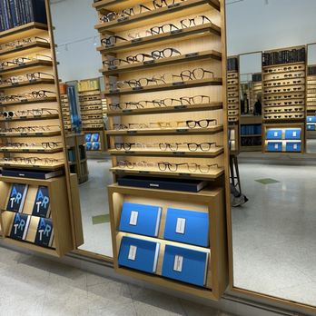 Warby Parker Coconut Grove - Optometrists Near Me - Miami, Florida Warby Parker Coconut Grove - Optometrists Near Me - Miami, Florida
