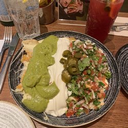 New York Burger - Nachos completa.