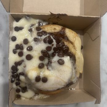 Cinnaholic - Cream Cheese Frosting, Caramel Sauce, Chocolate Chip Cookie Bites? - Bakeries Near Me - New Orleans, Louisiana Cinnaholic - Cream Cheese Frosting, Caramel Sauce, Chocolate Chip Cookie Bites? - Bakeries Near Me - New Orleans, Louisiana