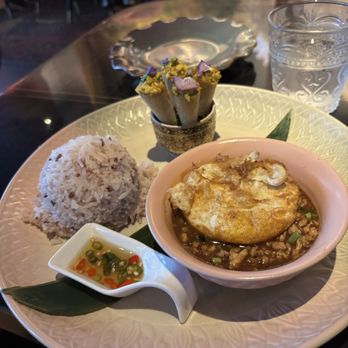 MaKiin - Lunch duo special (Savory Cone & Thai Basil Chicken) - Thai Near Me - Houston, Texas MaKiin - Lunch duo special (Savory Cone & Thai Basil Chicken) - Thai Near Me - Houston, Texas