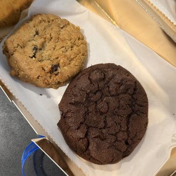 Tiff's Treats - Oatmeal Raisin and Double Chocolate Chip - Desserts Near Me - Cypress, Texas