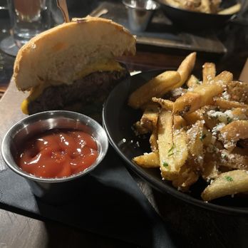 Driftwood - Bueger and truffle fries - Cocktail Bars Near Me - Boynton Beach, Florida Driftwood - Bueger and truffle fries - Cocktail Bars Near Me - Boynton Beach, Florida
