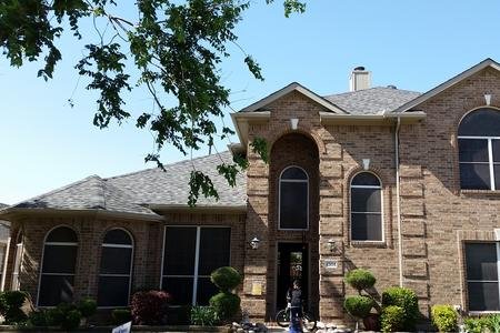 Slide of Lampton Roofing