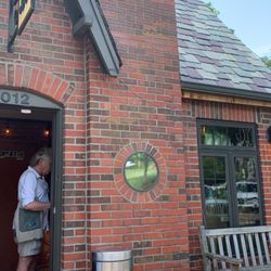 Hi Hat Coffee - Entrance