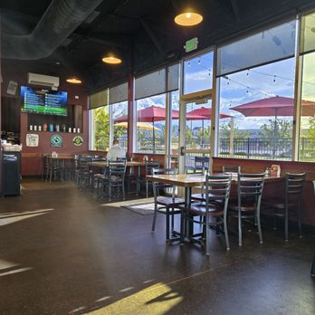 The Point Pub & Grill - Pubs Near Me - Medford, Oregon