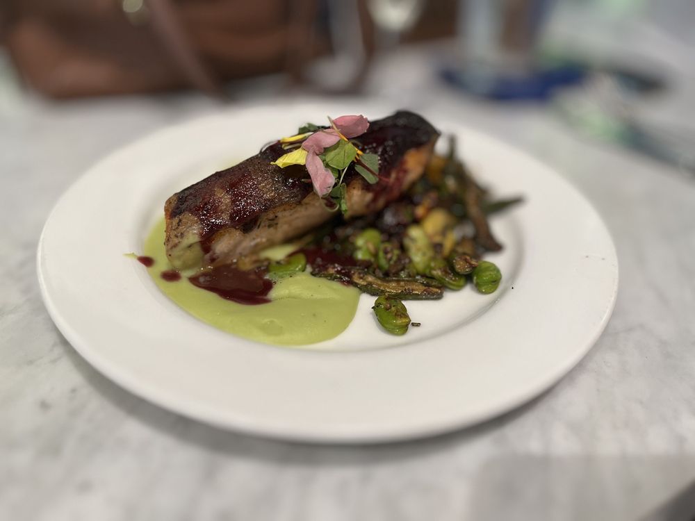 HANK’S OYSTER BAR THE WHARF Updated October 2024 1607 Photos