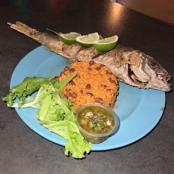 El Refrán - Whole Fried Red Snapper, Arroz Mamposteao - Puerto Rican Near Me - San Juan, Puerto Rico El Refrán - Whole Fried Red Snapper, Arroz Mamposteao - Puerto Rican Near Me - San Juan, Puerto Rico