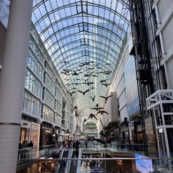 CF Toronto Eaton Centre - Upper Floor Decor