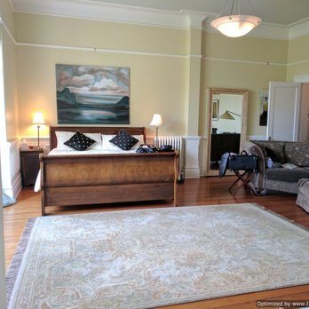 Fairholme Manor - Bed & Breakfast Near Me - Victoria, British Columbia Fairholme Manor - Bed & Breakfast Near Me - Victoria, British Columbia
