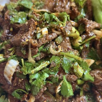 Elephant Thai Cuisine - Steak laab - Salad Near Me - Maplewood, Minnesota