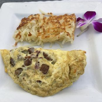 Crown Bistro - Sausage, Bacon and cheese omelette - Breakfast & Brunch Near Me - Coronado, California