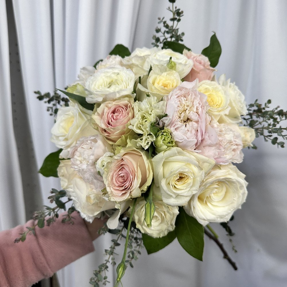 Flower World & Wedding - Florists Near Me - Los Angeles, California