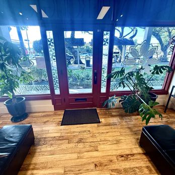 Honolulu Piercing Company - Inside store - Piercing Near Me - Honolulu, Hawaii