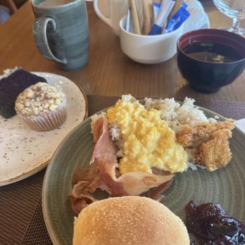 Dusit Thani Manila - Breakfast buffet - Hotels Near Me - Makati, NCR