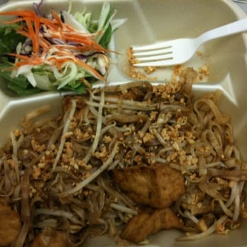 Diho Siam - My lunch special pad thai to go. You get a lot of food! :) - Chinese Near Me - Lake Forest, California