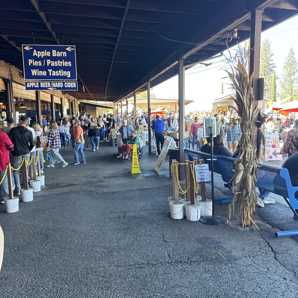 Boa Vista Orchards - Very busy - Fruits & Veggies Near Me - Placerville, California