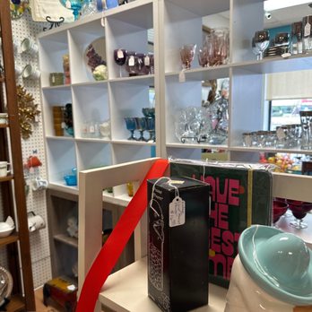 Islander Antiques - Antiques Near Me - Poquoson, Virginia Islander Antiques - Antiques Near Me - Poquoson, Virginia