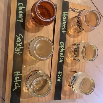 Wild Hare Cider Cabin - My favorites were harvest moon, fire belly, saxby, and Ophelia. But you know what? They were all pretty great. - Cideries Near Me - Leesburg, Virginia