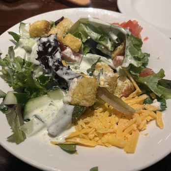 LongHorn Steakhouse - Mixed Greens Salad - Steakhouses Near Me - Baton Rouge, Louisiana