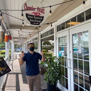 Chowder Heads - a man wearing a face mask - Seafood Near Me - Jupiter, Florida Chowder Heads - a man wearing a face mask - Seafood Near Me - Jupiter, Florida