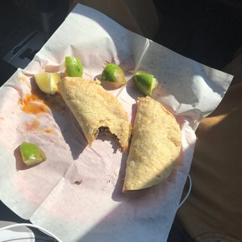 El Becerrito Tacos De Cabeza - Tacos Near Me