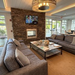 Hyannis Harbor Hotel