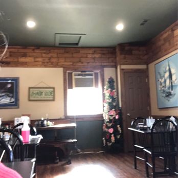 Driftwood Diner - Inside - Diners Near Me - Shady Side, Maryland