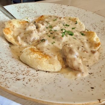Kitchen Notes - Biscuits and gravy - Southern Near Me - Nashville, Tennessee Kitchen Notes - Biscuits and gravy - Southern Near Me - Nashville, Tennessee