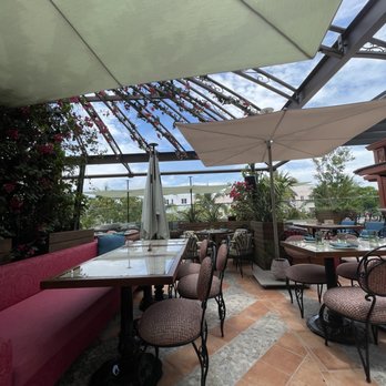 Serena - Adorable setting - Mexican Near Me - Miami Beach, Florida Serena - Adorable setting - Mexican Near Me - Miami Beach, Florida