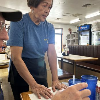 Kaua’i Diner - Our waitress - Breakfast & Brunch Near Me - Lihue, Hawaii
