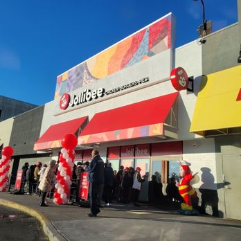 Jollibee - opening day - Fast Food Near Me - Tacoma, Washington