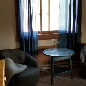 Sassy Moose Inn - Hotels Near Me - Wilson, Wyoming Sassy Moose Inn - Hotels Near Me - Wilson, Wyoming