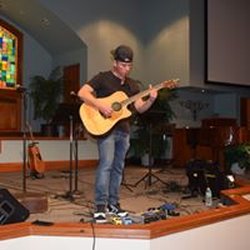 Grace Christian Fellowship - Contemporary worship includes current songs as well as old hymns in an updated version