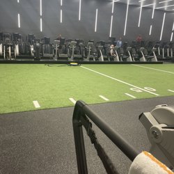 Genesis Health Clubs - 132nd & Center - Cardio galore