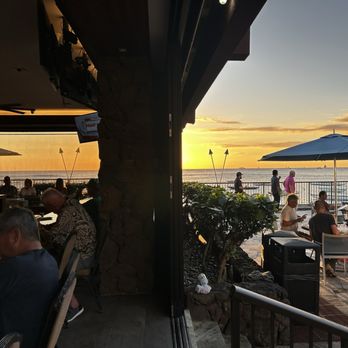 Elks Honolulu Lodge BPOE 616 - Open bar & patio facing ocean. - Venues & Event Spaces Near Me - Honolulu, Hawaii