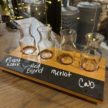 Onyx Bistro - Wine Bars Near Me - Camarillo, California