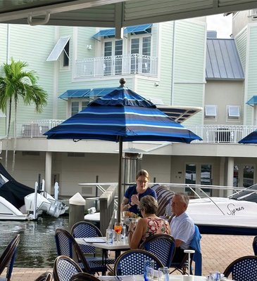 The Syren Oyster & Cocktail Bar by null