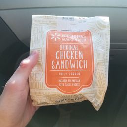 I never knew Walmart carries chicken sandwiches before, they slap!!