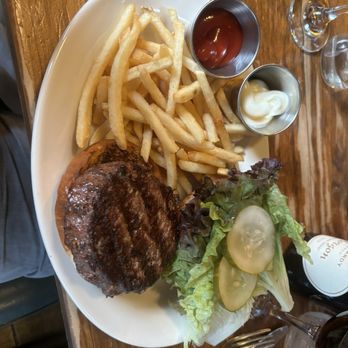 Mominette - Mominette Burger - French Near Me - Brooklyn, New York Mominette - Mominette Burger - French Near Me - Brooklyn, New York