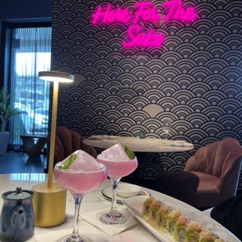 Sushi On Post Oak - Dragon Cocktails - Sushi Bars Near Me - Houston, Texas