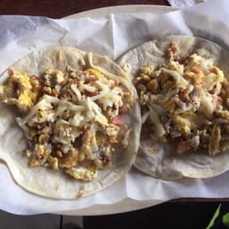 Taco Desayuno / Breakfast Taco Taco Desayuno / Breakfast Taco
