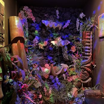 Tonga Hut - Decor inside - Hawaiian Near Me - Palm Springs, California Tonga Hut - Decor inside - Hawaiian Near Me - Palm Springs, California