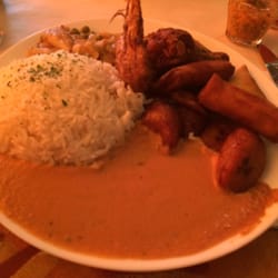 Au Soleil d'Afrique - Chicken wing mix with rice Maffi sauce, nems banana