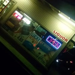 MD Liquor & Food No 2 - Always have what i need for a friends night.