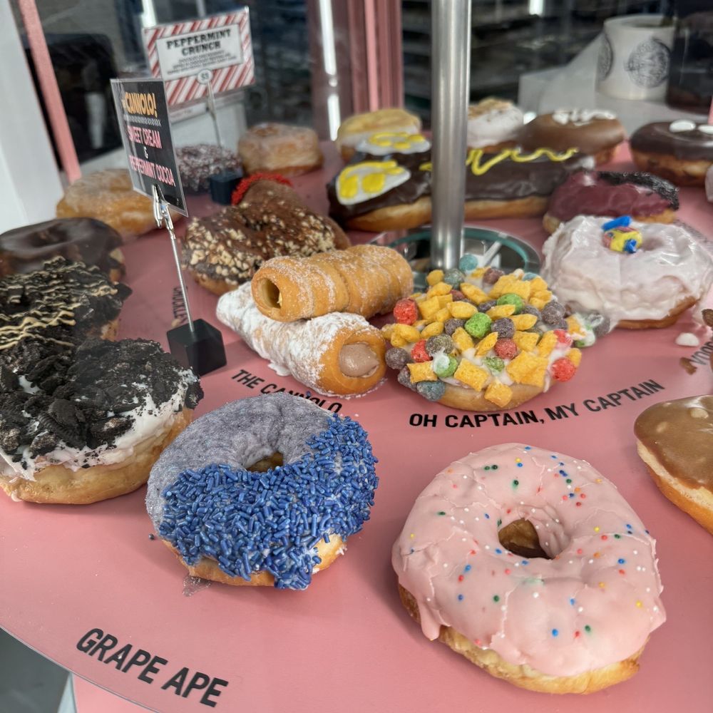 Voodoo Doughnut - Dec 2023 - Donuts Near Me - Chicago, Illinois Voodoo Doughnut - Dec 2023 - Donuts Near Me - Chicago, Illinois