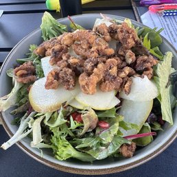 Crisp pear salad