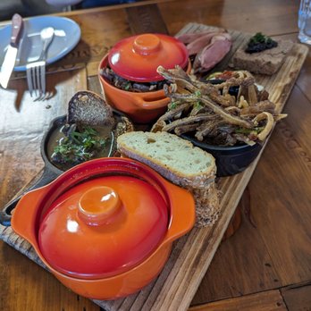Tasca Tasca - Wine Bars Near Me - Sonoma, California