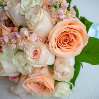Sayuri's Floral Design - Bouquet - Florists Near Me - Honolulu, Hawaii Sayuri's Floral Design - Bouquet - Florists Near Me - Honolulu, Hawaii