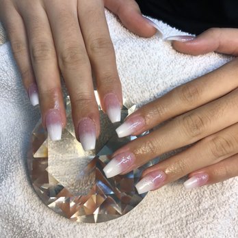 Sparkle Nails Corp - It's time for snowing in your nails - Waxing Near Me - Kaneohe, Hawaii