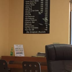 Mingee Nails - Price list on the wall